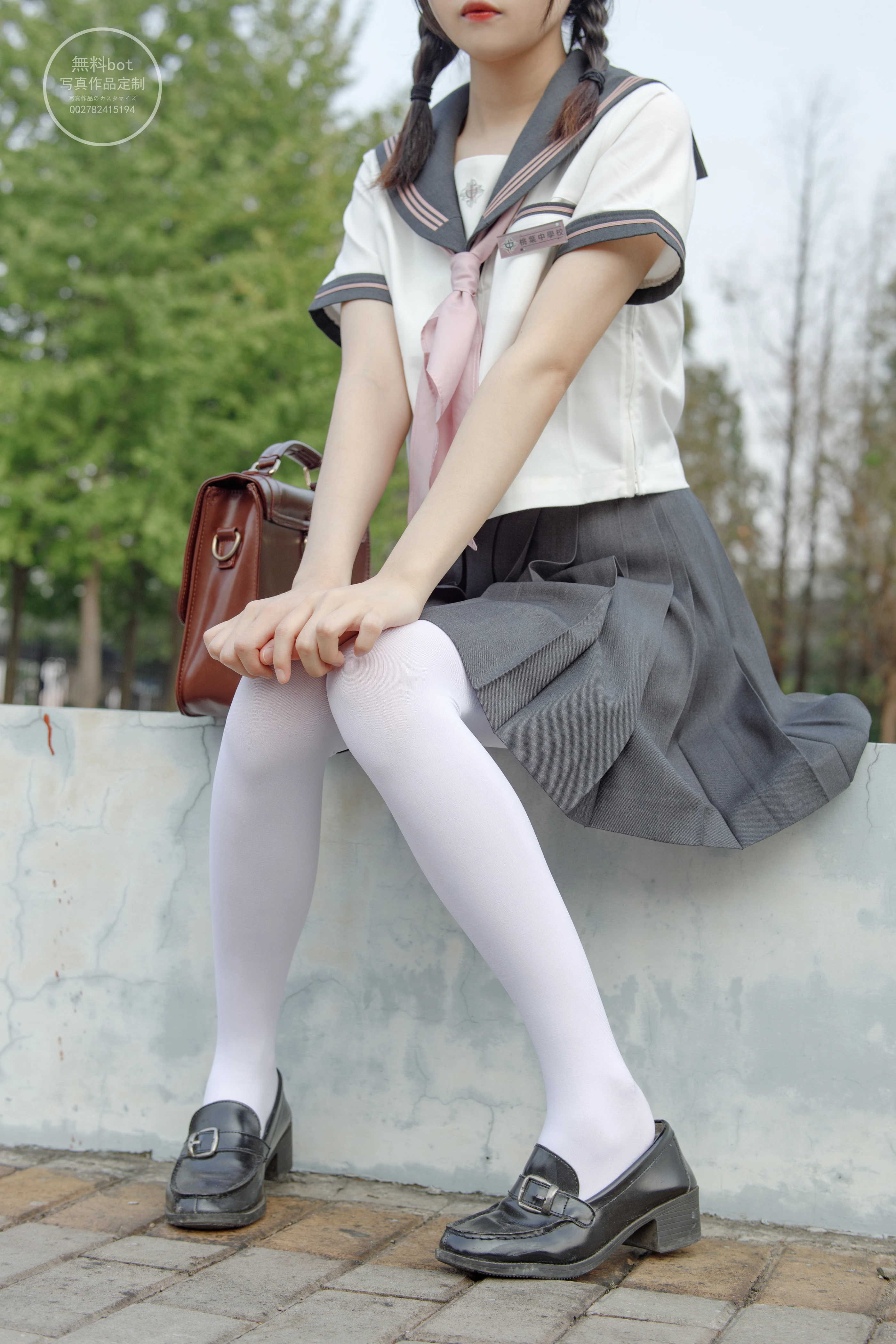 森萝财团 有料006  依依 户外白丝JK制服 [90P]插图1